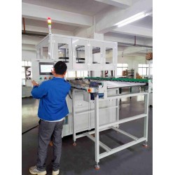 動力電池貼藍(lán)膜機(jī)