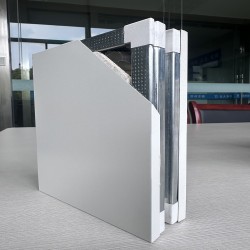 凈化彩鋼板涂層老化的常見表現(xiàn)